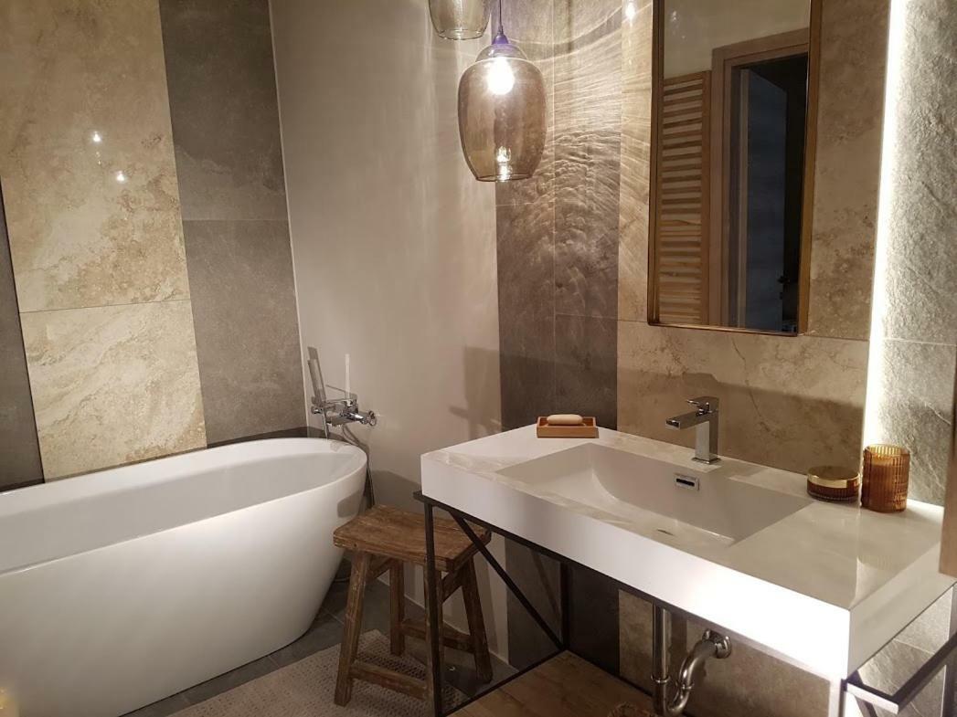 Your Secret Place To - Therme